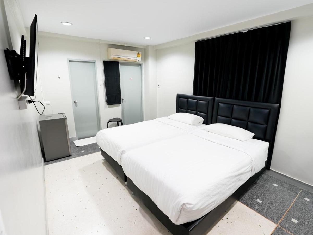 Suksomboon Residence Bangkok Luaran gambar
