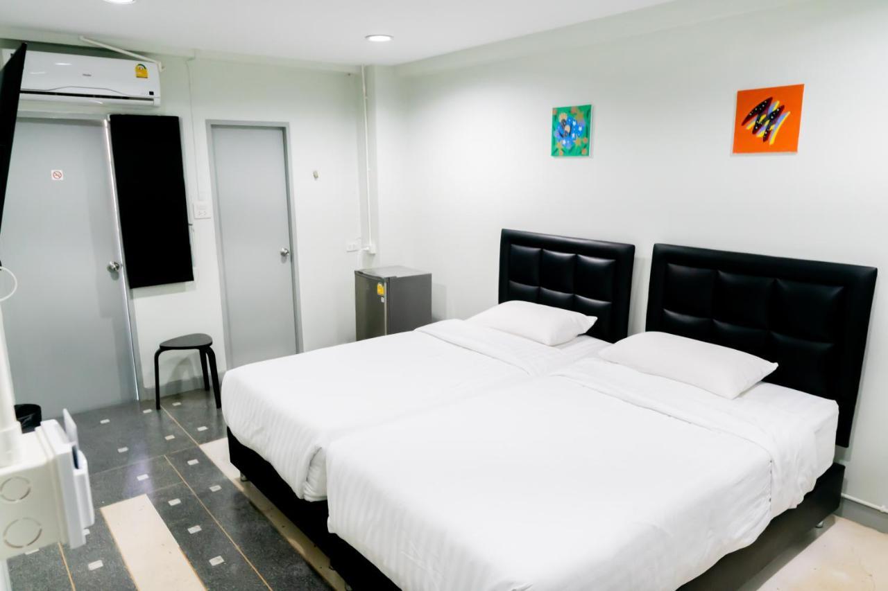 Suksomboon Residence Bangkok Luaran gambar